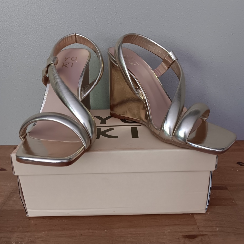 Yoki Camira-13 Wedge Sandals Womens 6.5 Gold Metallic Strappy Square Toe Heels